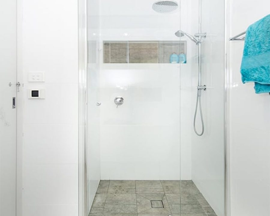 bathroom shower victoria rd thirlmere